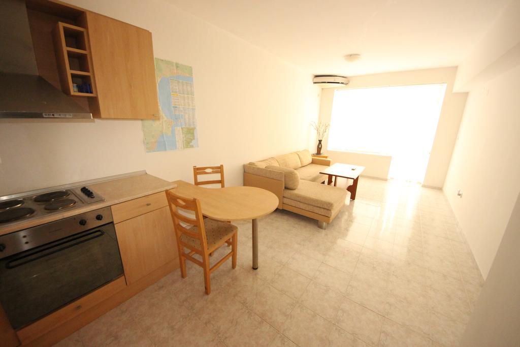 Sunny Day 1 - Menada Apartments Sunny Beach Habitación foto